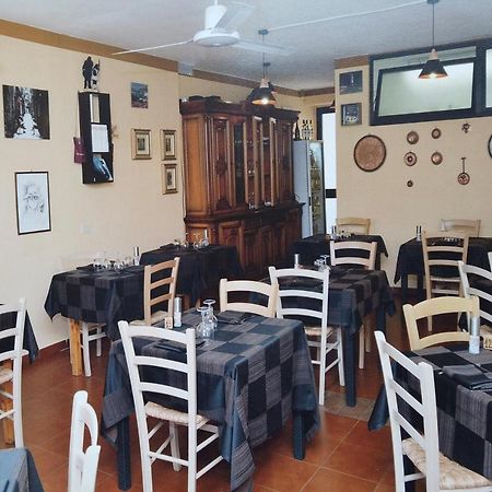 Locanda Dal Genovese La Maddalena  Luaran gambar